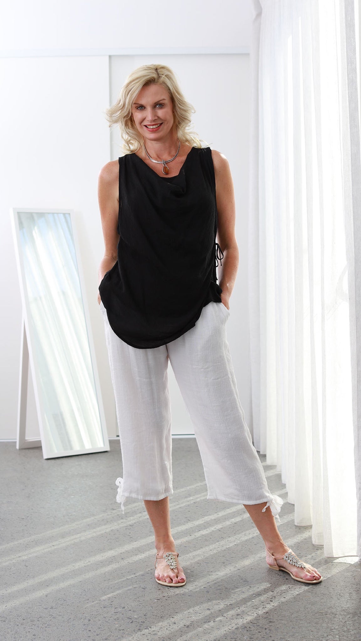 Knickerbocker in White