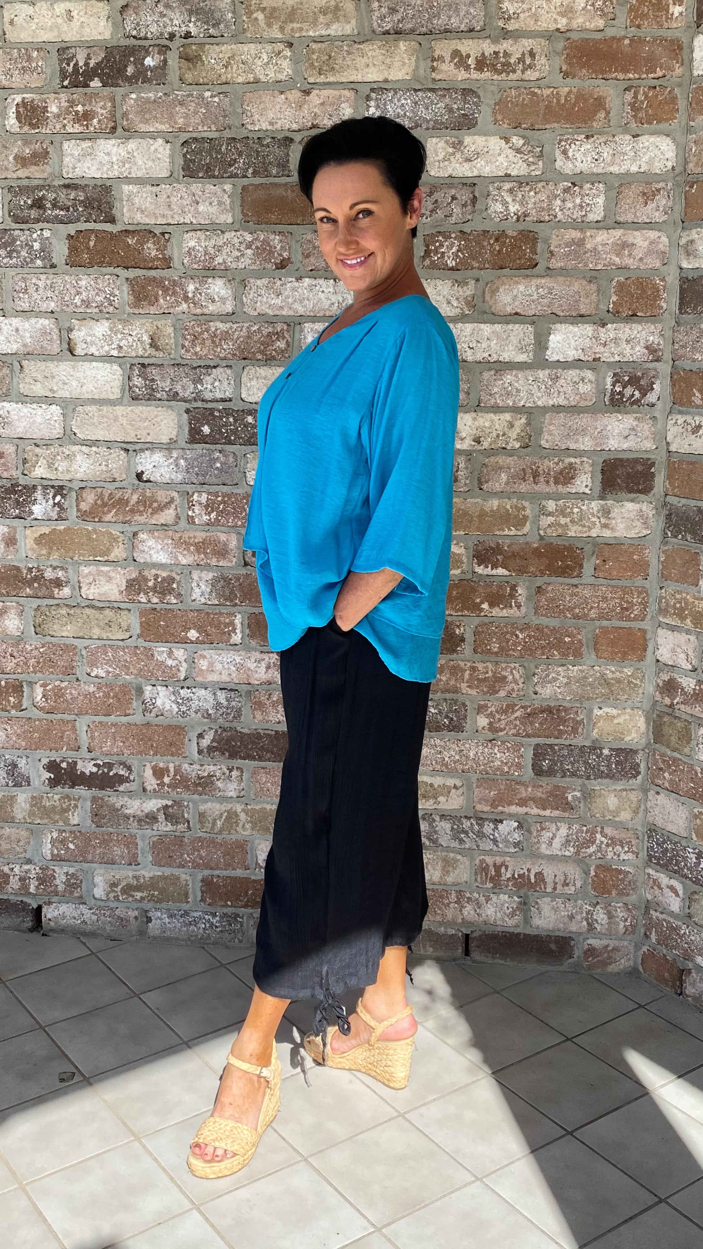 LAST CHANCE Colour V-Neck Bamboo Cotton Top in Turquoise