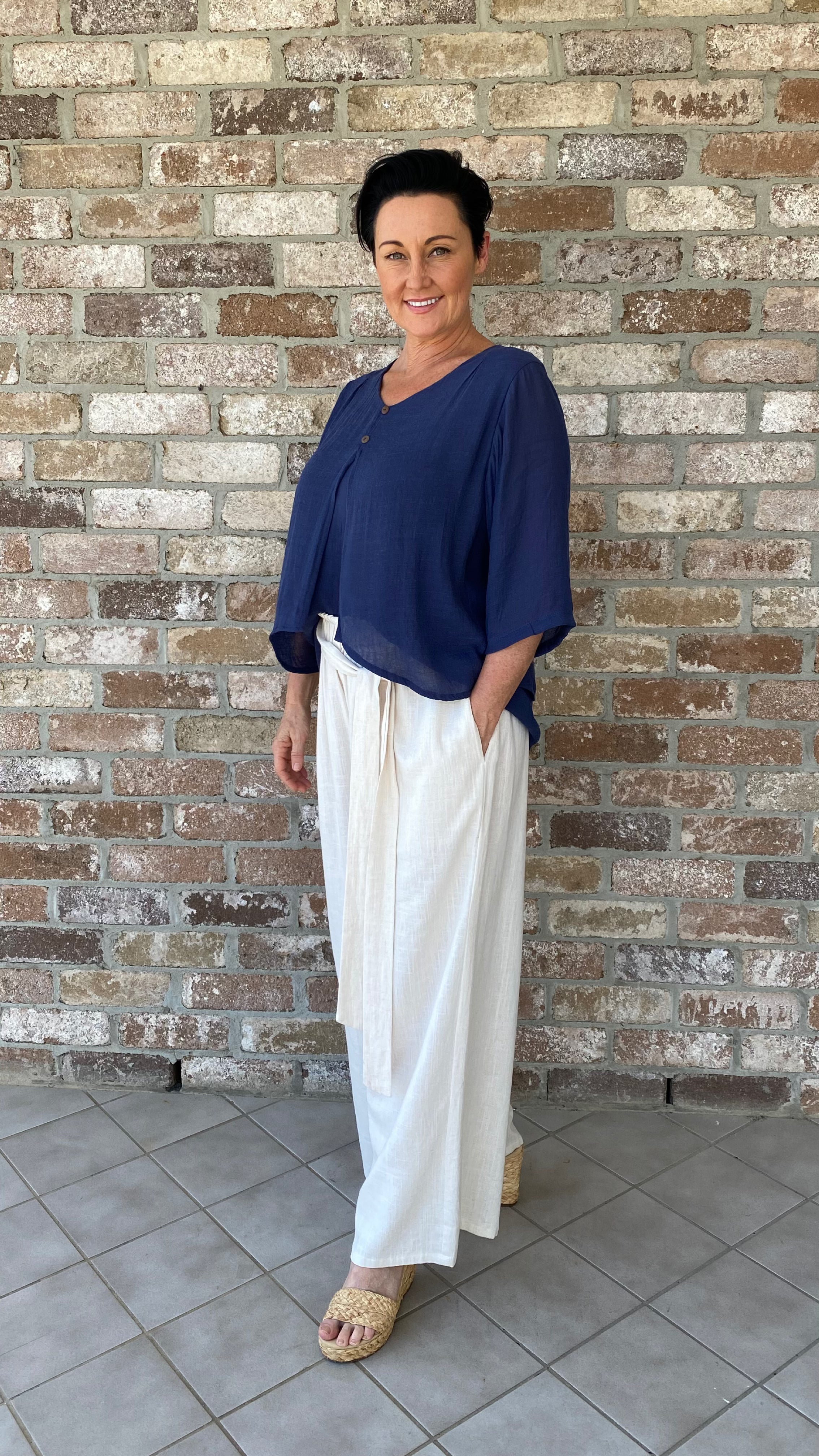LAST CHANCE V-Neck Bamboo Cotton Top in Navy