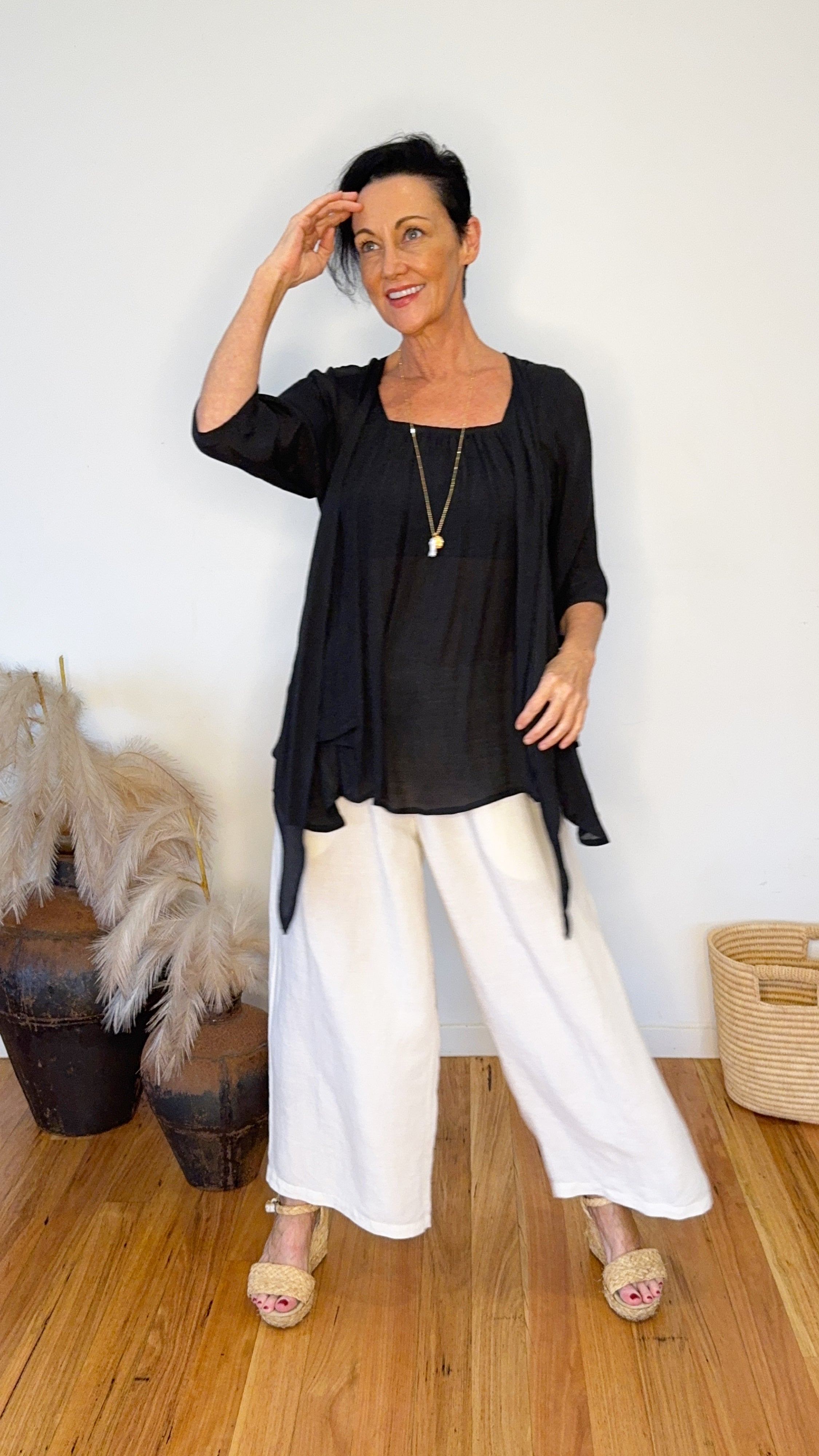 NEW Swing Top 3/4 Sleeve in Black