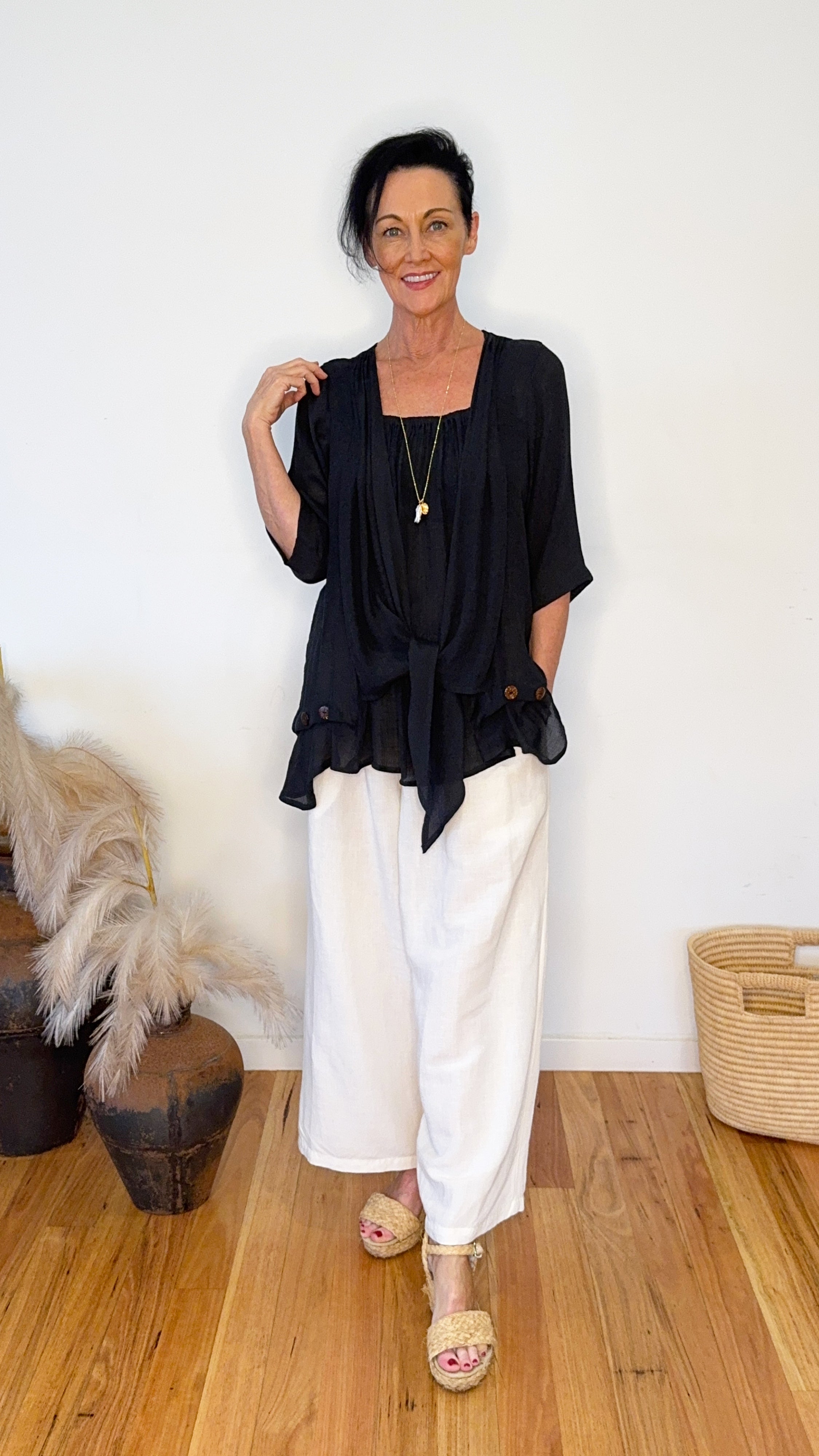 NEW Swing Top 3/4 Sleeve in Black
