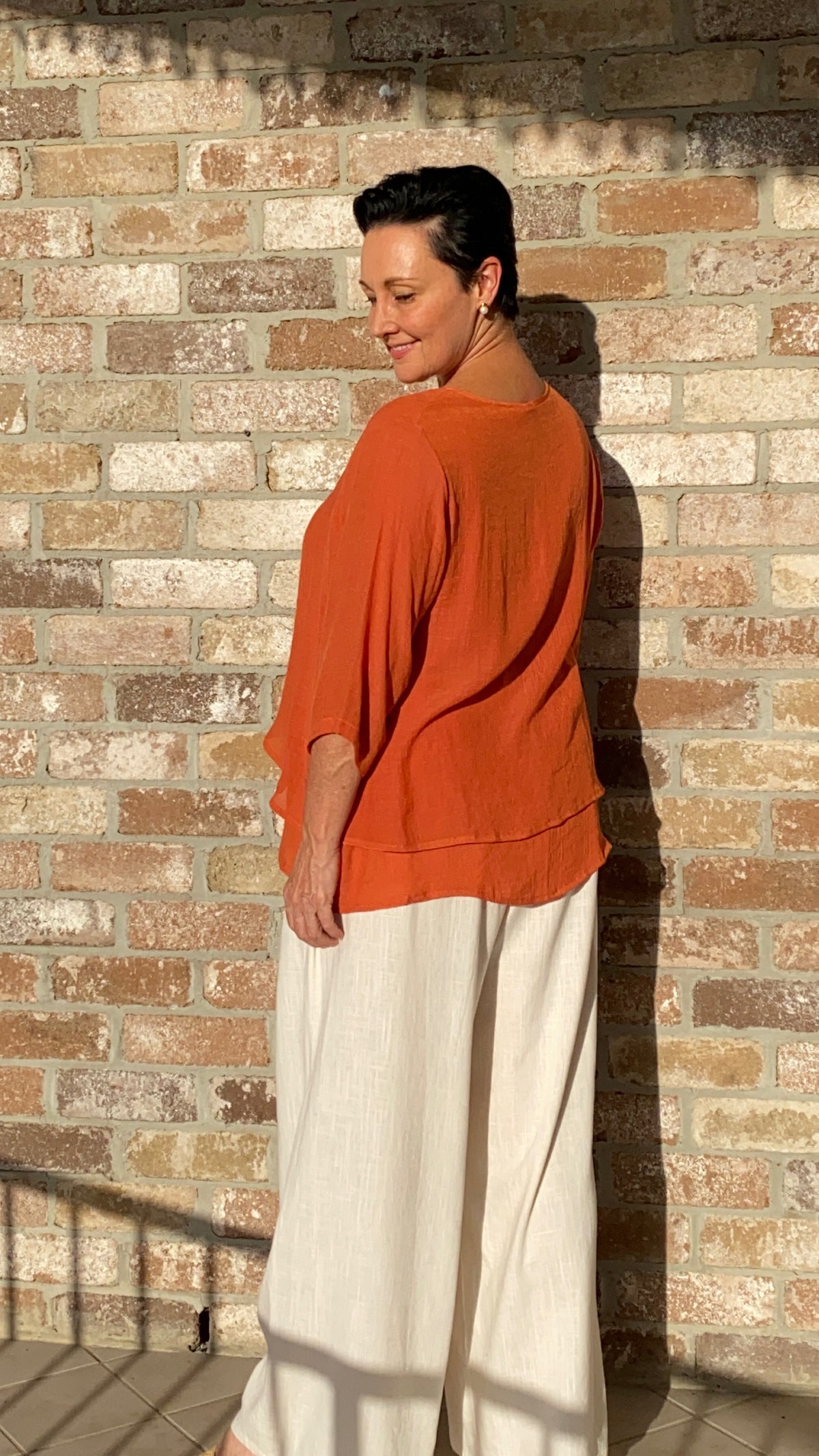 V-Neck Bamboo Cotton Top in Rust – White Amber Label